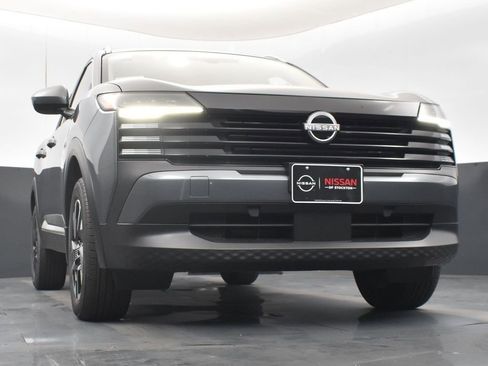 New 2025 Nissan Kicks SV w/ SV Premium Package image 36