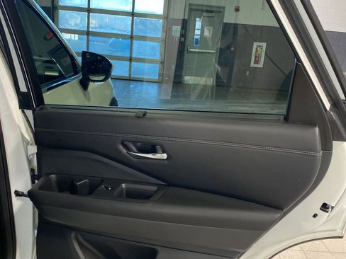 Certified 2024 Nissan Pathfinder Platinum w/ Cargo Package image 32