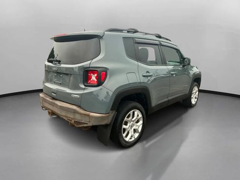 Used 2018 Jeep Renegade Latitude w/ Cold Weather Group AWD/4WD image 9