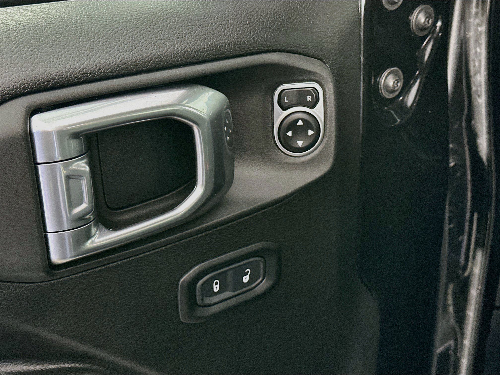 Used 2023 Jeep Wrangler Unlimited w/ Cold Weather Group AWD/4WD image 15