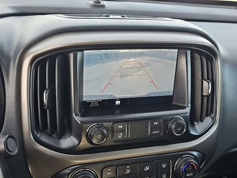 Used 2022 Chevrolet Colorado Z71 w/ Safety Package image 35