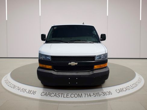 Used 2019 Chevrolet Express 3500 Extended w/ Driver Convenience Package RWD image 9