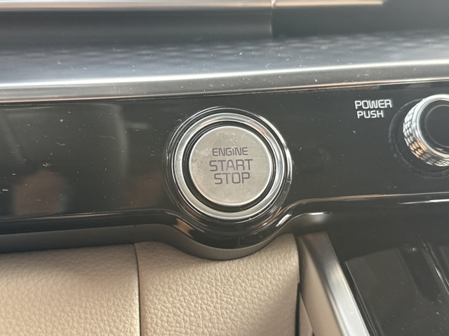 Used 2023 Kia Carnival SX Prestige FWD image 37