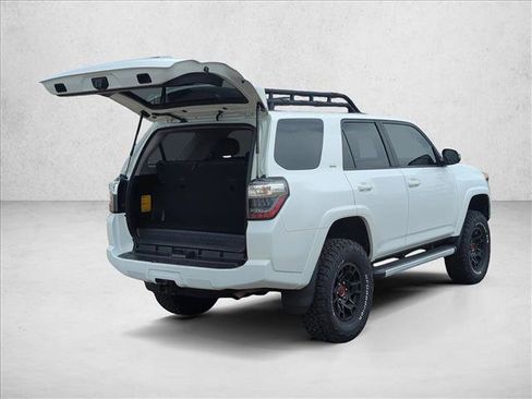 Used 2022 Toyota 4Runner SR5 Premium w/ Moonroof Package AWD/4WD image 4