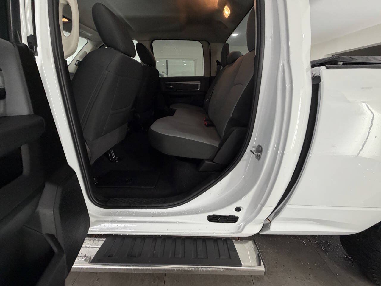 Used 2021 RAM 1500 Classic SLT AWD/4WD image 24
