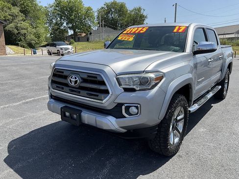 Used 2017 Toyota Tacoma Limited w/ Tow Package AWD/4WD image 23
