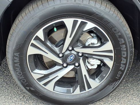 Certified 2025 Subaru Crosstrek 2.5i Premium AWD/4WD image 12