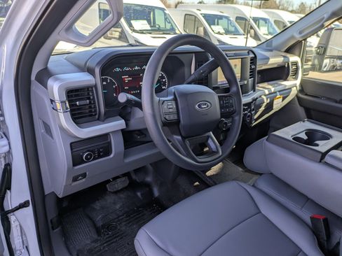 New 2026 Ford F550 4x4 Supercab Super Duty image 12