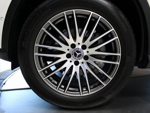 Used 2023 Mercedes-Benz GLC 300 4MATIC w/ Pinnacle Trim Package image 34