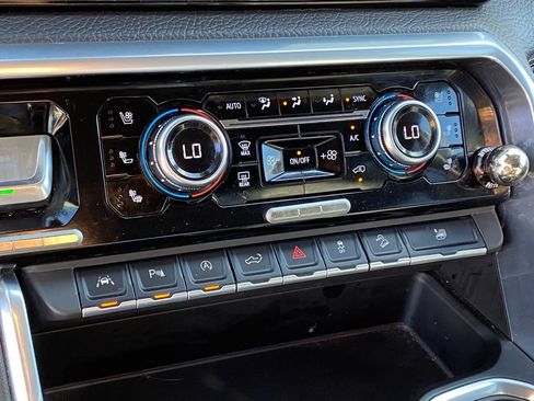 Used 2022 GMC Sierra 1500 Denali image 17