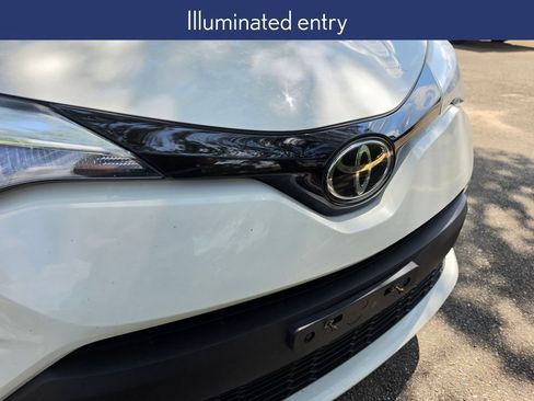 Used 2021 Toyota C-HR XLE FWD image 14