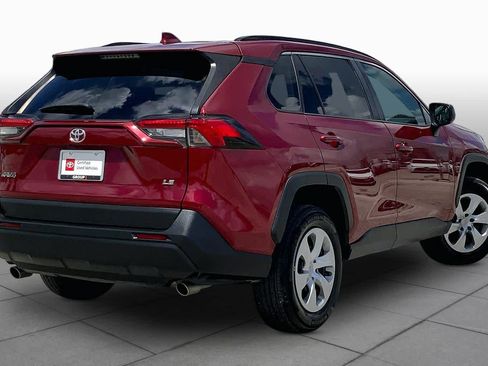 Used 2021 Toyota RAV4 LE FWD image 13