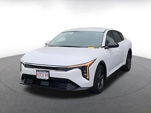 Used 2025 Kia K4 LXS image 4