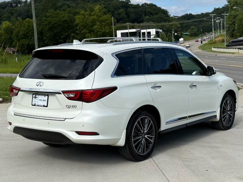Used 2016 INFINITI QX60 FWD w/ Deluxe Technology Package image 3