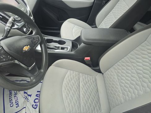 Used 2020 Chevrolet Equinox LS image 12