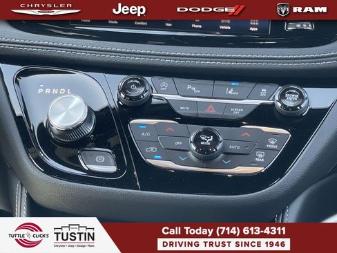 New 2026 Chrysler Pacifica Limited w/ Uconnect Theater Family Group FWD image 13