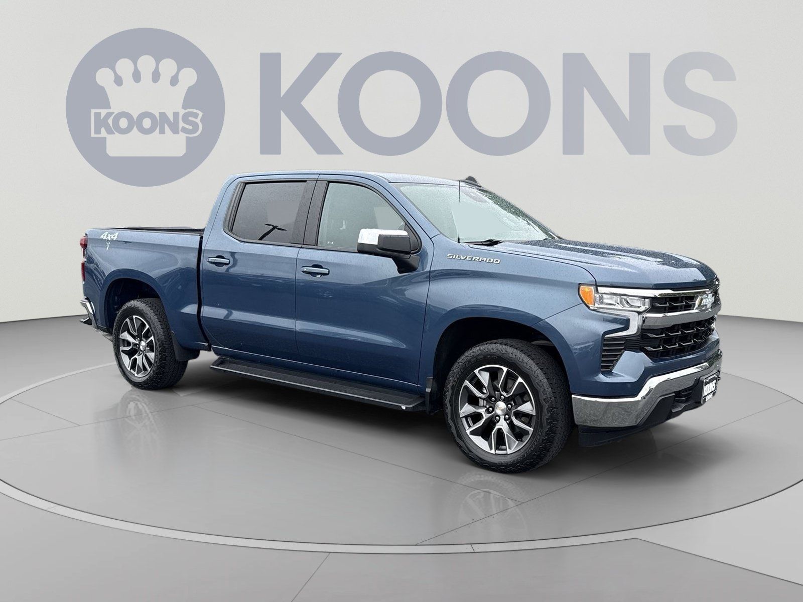 Used 2024 Chevrolet Silverado 1500 LT AWD/4WD image 2