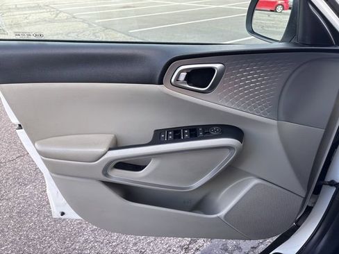 Used 2021 Kia Soul LX image 23