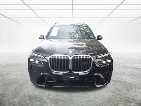 Certified 2024 BMW X7 xDrive40i w/ Executive Package image 2