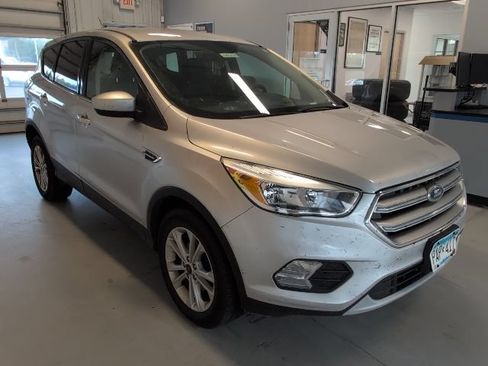 Used 2017 Ford Escape SE w/ SE Cold Weather Package AWD/4WD image 7