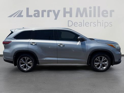 Used 2015 Toyota Highlander XLE AWD/4WD image 6