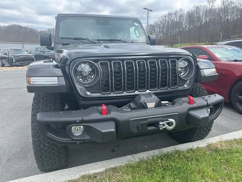 Used 2024 Jeep Wrangler Rubicon image 5