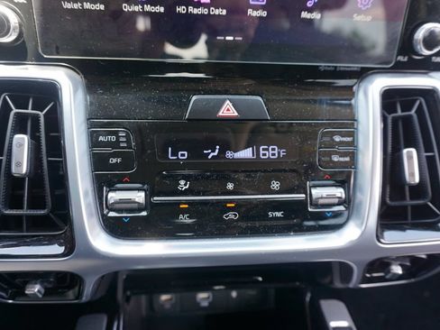 Used 2022 Kia Sorento SX FWD image 13