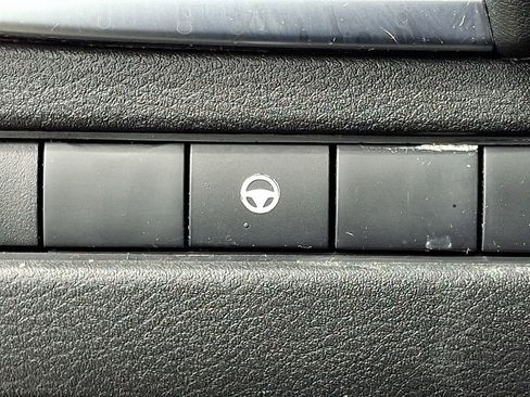 Used 2024 Nissan Rogue SV AWD/4WD image 26