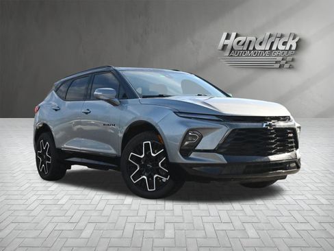 Used 2023 Chevrolet Blazer RS w/ Driver Confidence II Package image 2