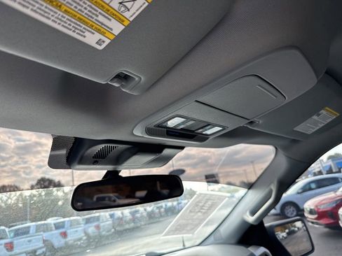 Used 2021 Ford F150 XLT image 24