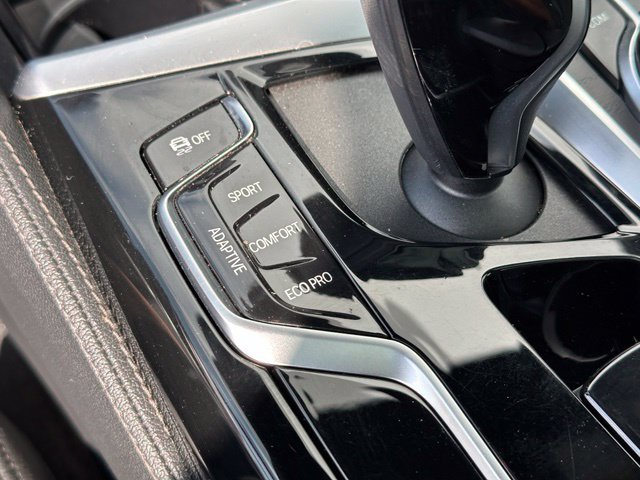 Used 2023 BMW M550i xDrive w/ Executive Package AWD/4WD image 25