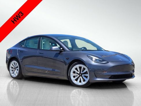 Used 2021 Tesla Model 3 Standard Range Plus RWD image 2