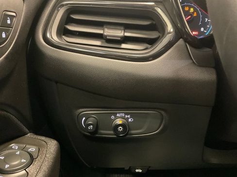 Used 2023 Chevrolet Equinox RS AWD/4WD image 12