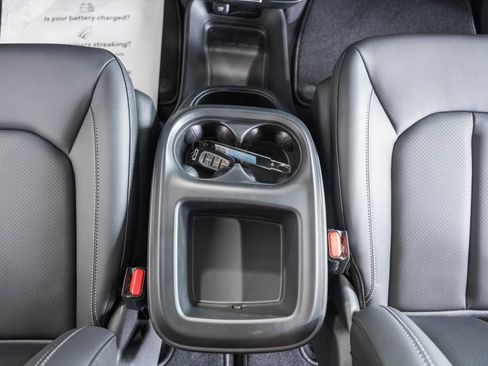 New 2026 Chrysler Pacifica Select image 23