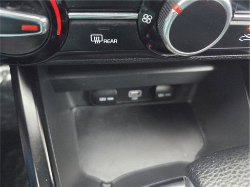 Used 2020 Kia Soul LX image 18