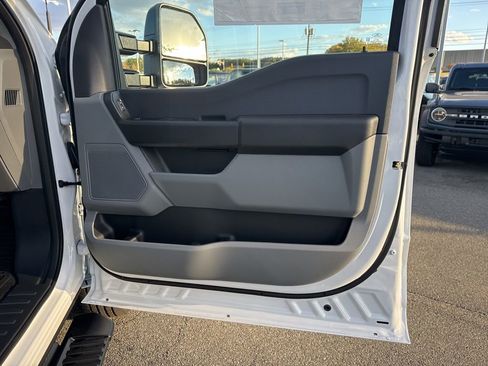 New 2026 Ford F350 XL w/ XL Chrome Package image 26