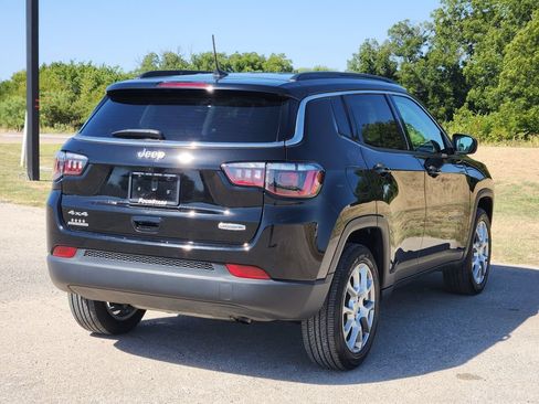 Used 2022 Jeep Compass Latitude AWD/4WD image 7