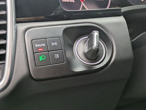 Used 2022 Porsche Cayenne GTS image 19