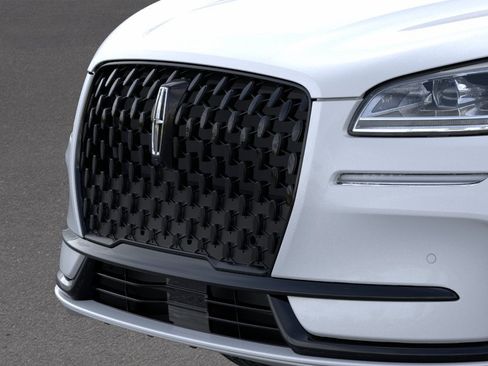 New 2025 Lincoln Corsair Reserve w/ Equipment Group 202A AWD/4WD image 17