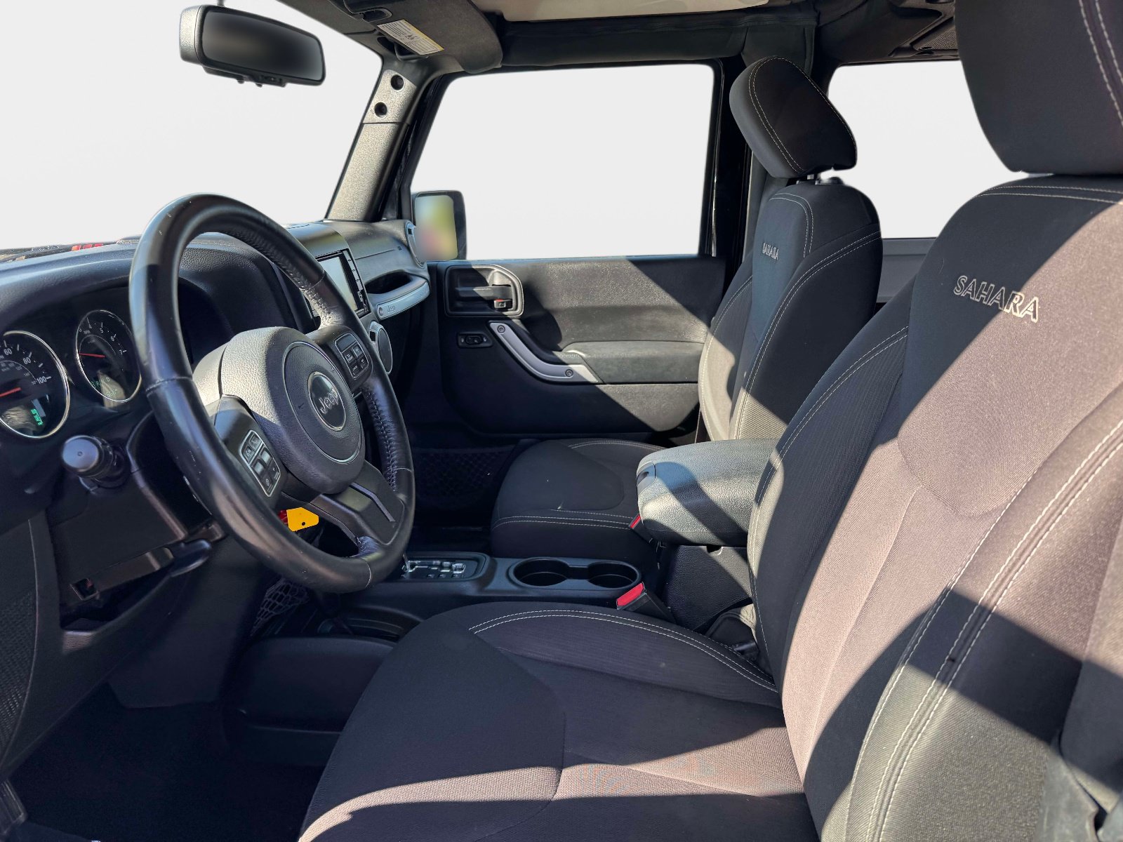 Used 2016 Jeep Wrangler Sahara w/ Connectivity Group AWD/4WD image 12