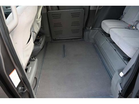 Used 2016 Toyota Sienna LE image 27