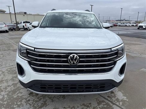 Certified 2025 Volkswagen Atlas SE image 9
