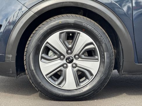 Used 2018 Kia Niro EX image 23