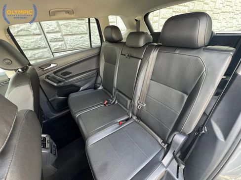 Used 2018 Volkswagen Tiguan SE FWD image 42