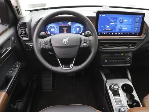 Used 2025 Ford Bronco Sport Outer Banks w/ Outer Banks Tech Package+ image 13