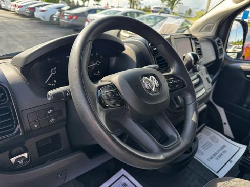 Used 2025 RAM ProMaster 2500 w/ Convenience Group FWD image 15