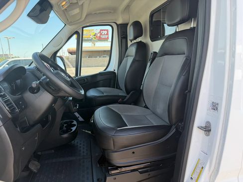 Used 2025 RAM ProMaster 2500 w/ Convenience Group FWD image 13