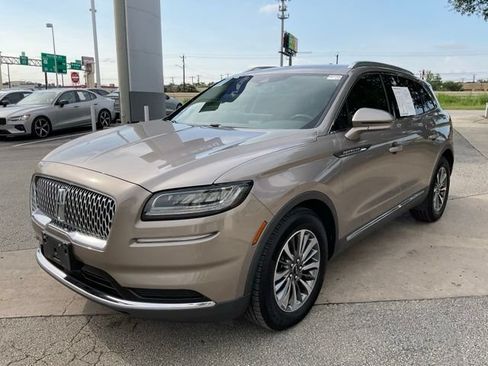 Used 2021 Lincoln Nautilus FWD w/ Equipment Group 101A image 6