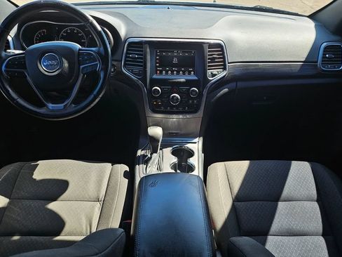 Used 2019 Jeep Grand Cherokee Laredo RWD image 5