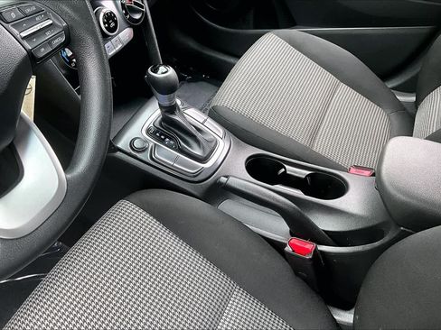 Used 2018 Hyundai Kona SE AWD/4WD image 17